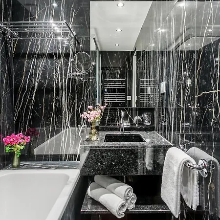 Luxury 3 Bedroom 2 Bathroom Palace - Ac - Louvre *