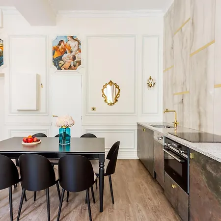 Luxury 3 Bedroom 2 Bathroom Palace - Ac - Louvre